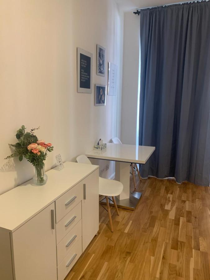 New Apartments Chain Florenc Прага Экстерьер фото